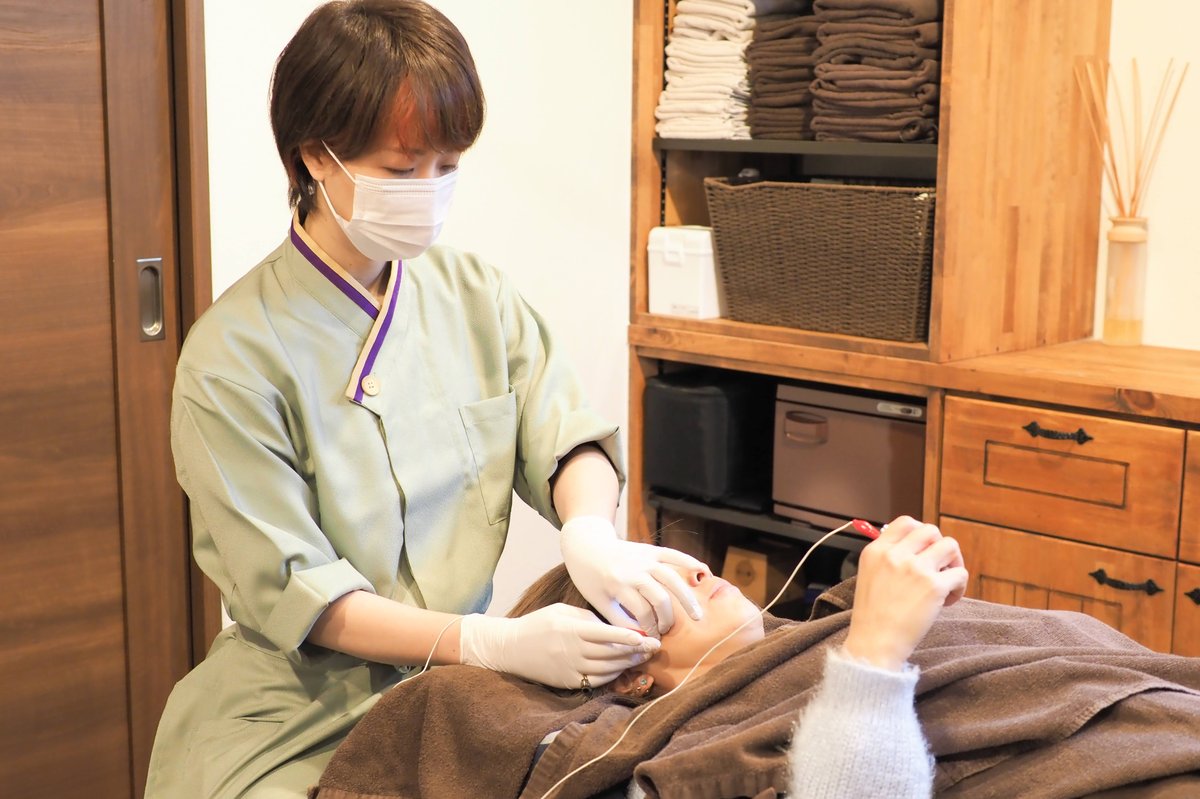 施術風景・米倉まな